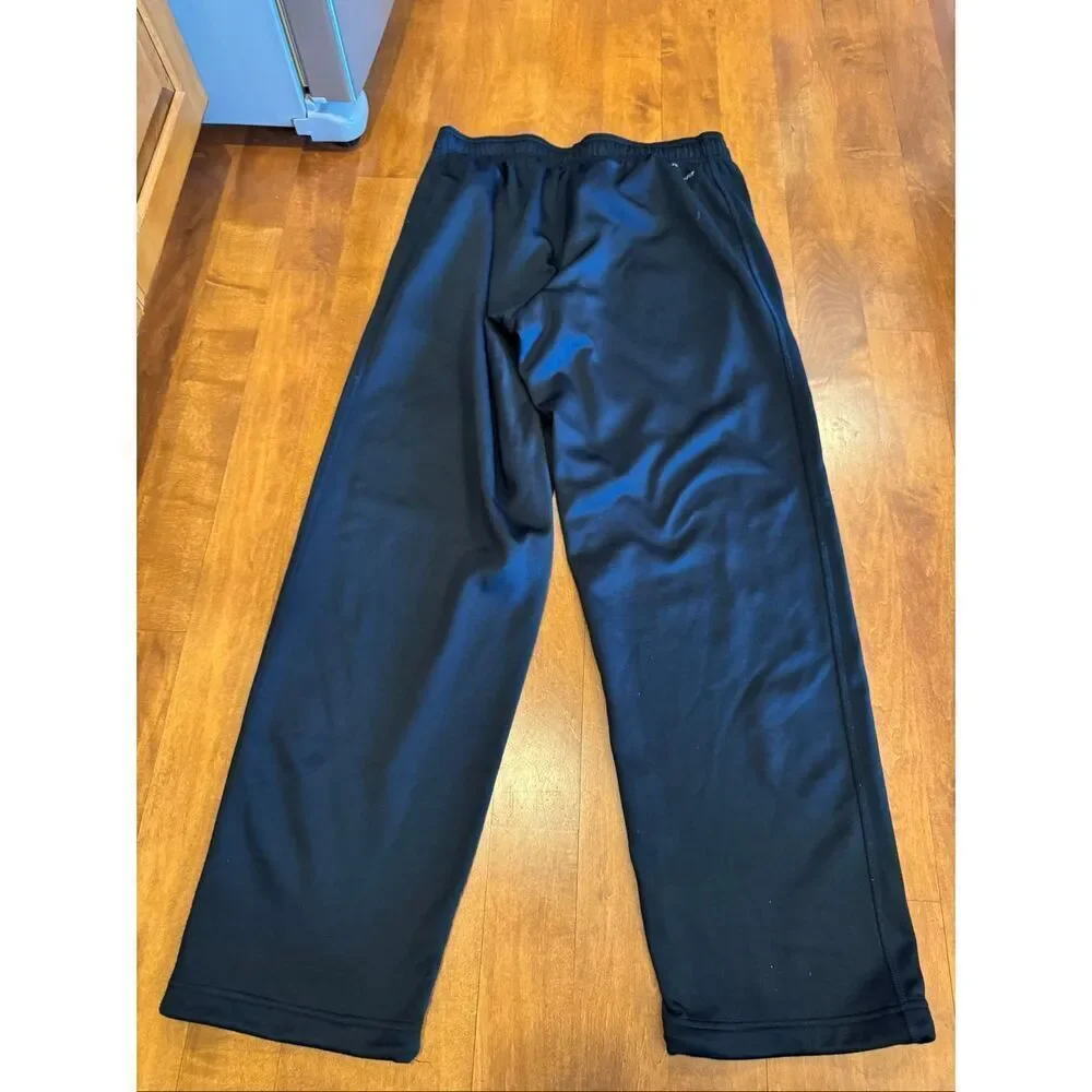Men’s Nike Therma fit joggers size L black